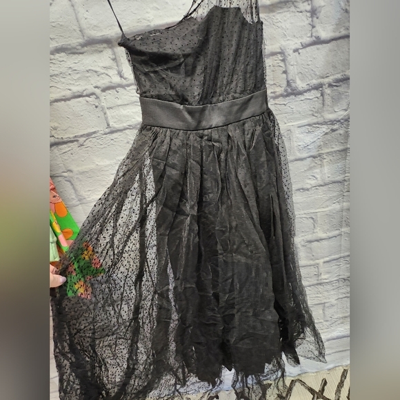 NWT $168 Modcloth Night Long One-Shoulder Dotted Tulle Dress In Black Size S - Picture 9 of 11
